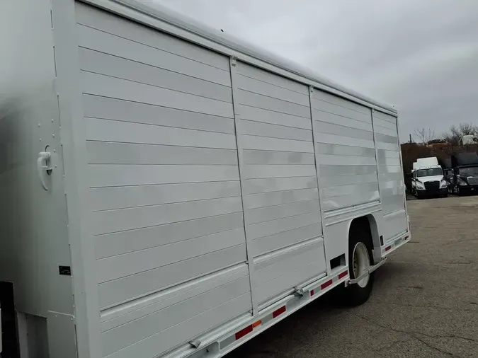 2018 FREIGHTLINER/MERCEDES M2 106