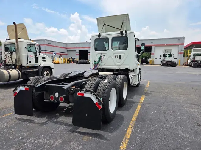 2020 FREIGHTLINER CASCADIA 125