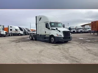 2022 Freightliner Cascadia 126