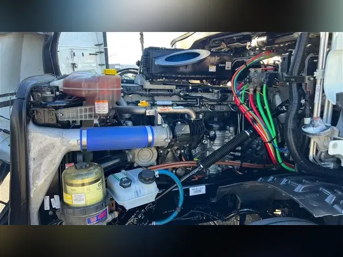 2021 FREIGHTLINER CA126