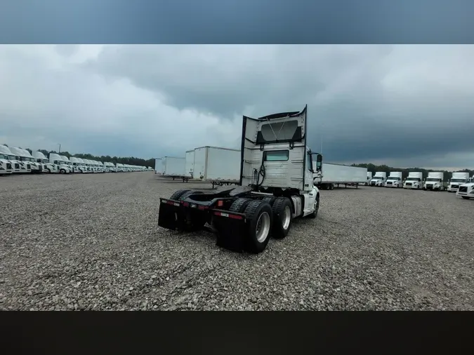 2019 Volvo VNL300