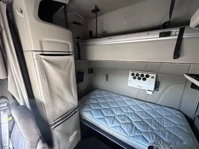 2022 Peterbilt 579cbb1cf1bb91d5329d29a9c5a65f13d14