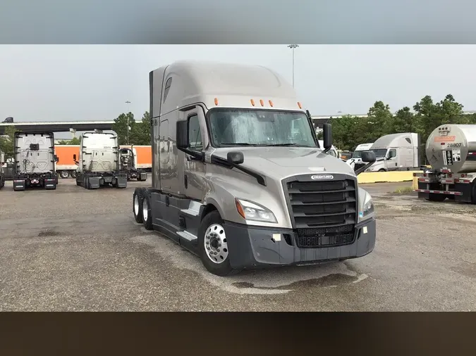 2022 Freightliner Cascadia 126cbb5bc2470d583764f5efe700e344af1