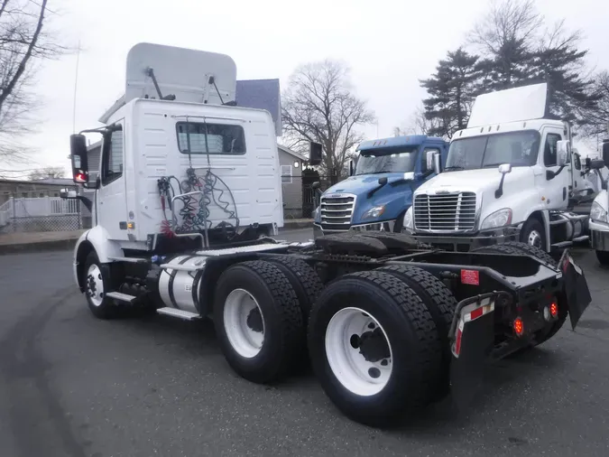 2019 VOLVO VNL