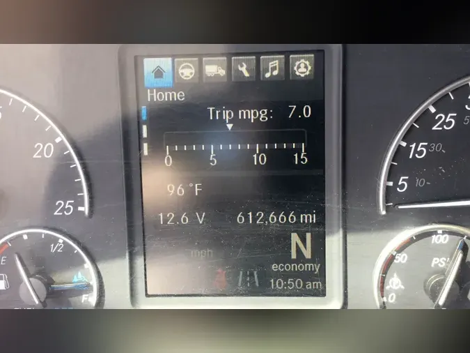 2020 Freightliner Cascadia 126