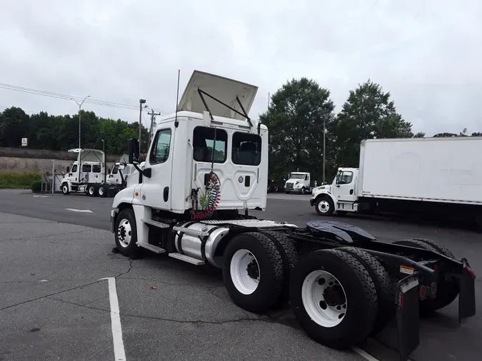 2016 FREIGHTLINER/MERCEDES CASCADIA 125