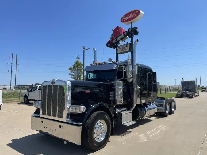2021 Peterbilt 389