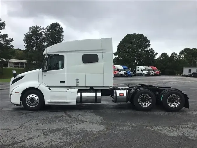 2019 VOLVO VNL740