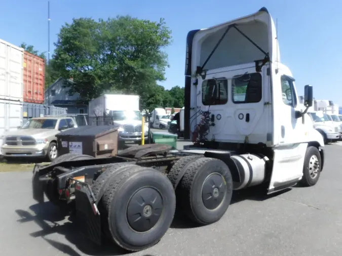 2019 FREIGHTLINER/MERCEDES CASCADIA 125