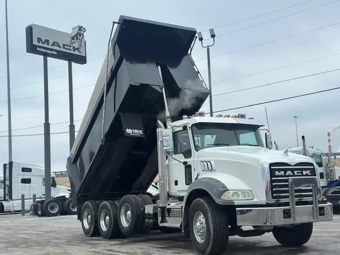 2019 MACK Granite