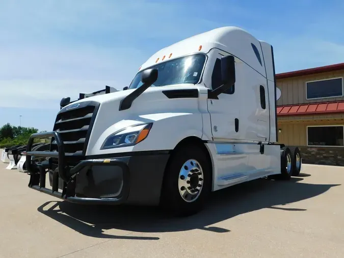 2022 Freightliner New Cascadia 126