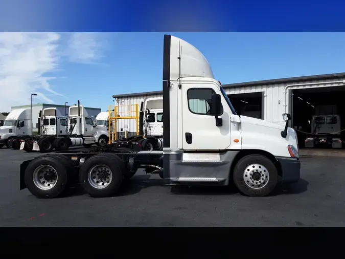 2019 Freightliner Cascadia 125