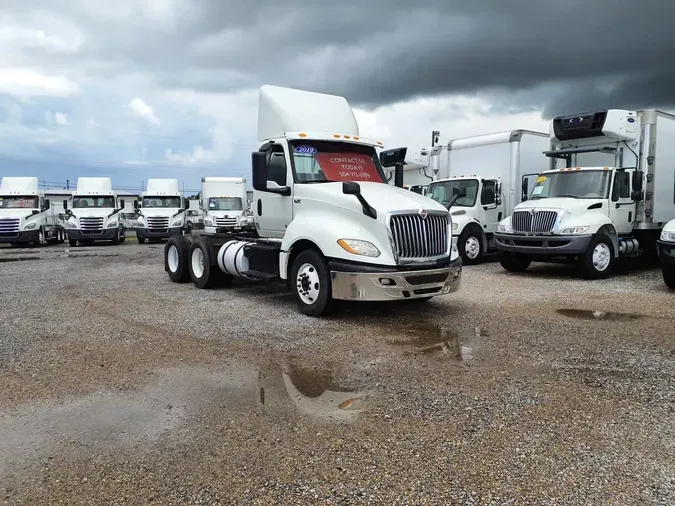 2019 NAVISTAR INTERNATIONAL LT625 DAYCAB T/A