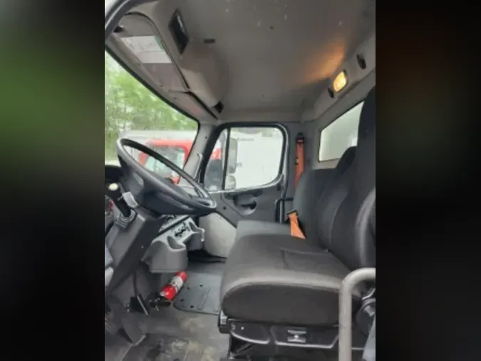 2019 FREIGHTLINER M2 106