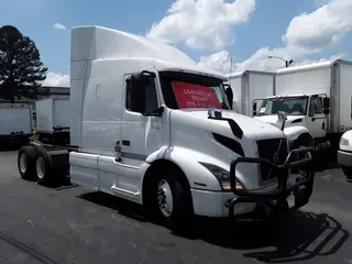 2020 VOLVO VNR64T-640