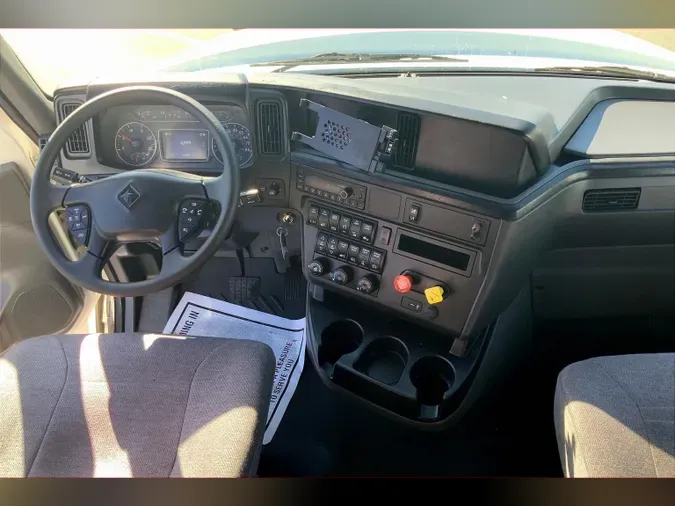 2022 INT LT625 6x4