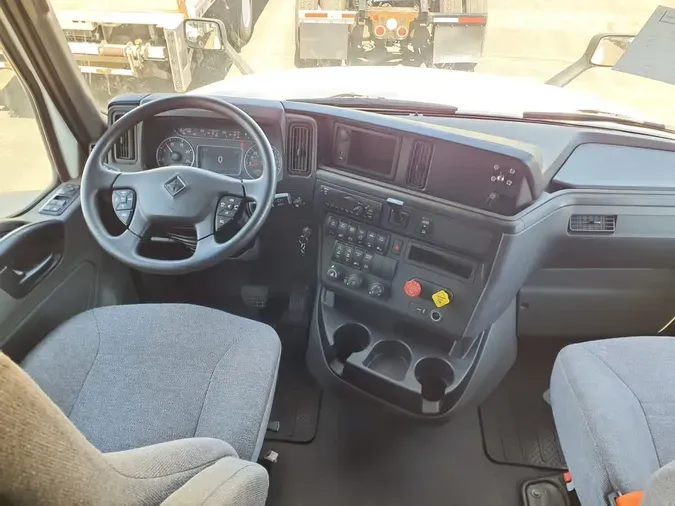 2019 NAVISTAR INTERNATIONAL LT625 SLPR CAB