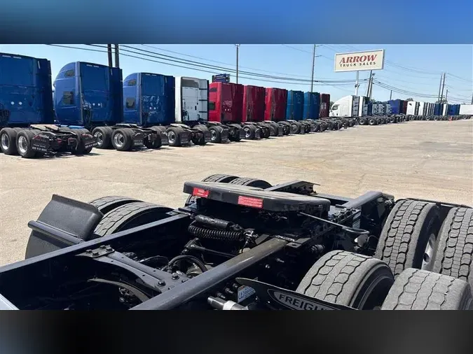 2020 FREIGHTLINER CA116