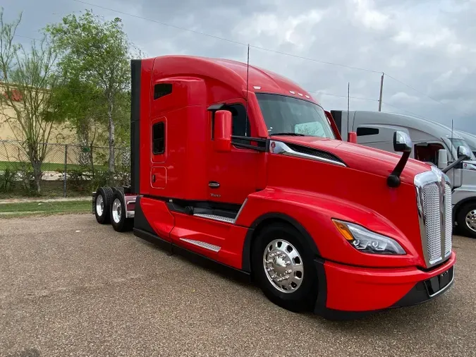 2025 Kenworth T680