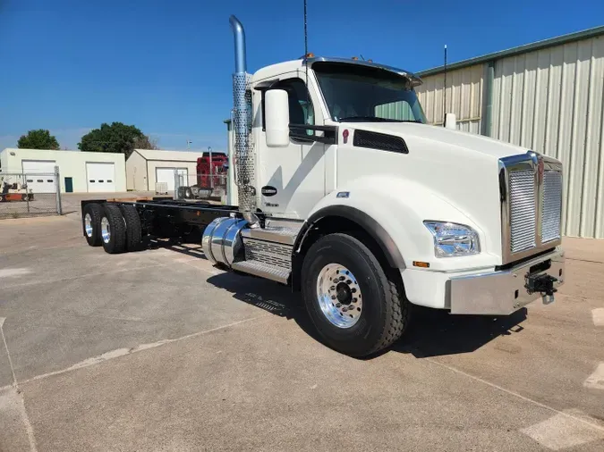 2026 Kenworth T880