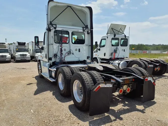 2019 FREIGHTLINER CASCADIA 125