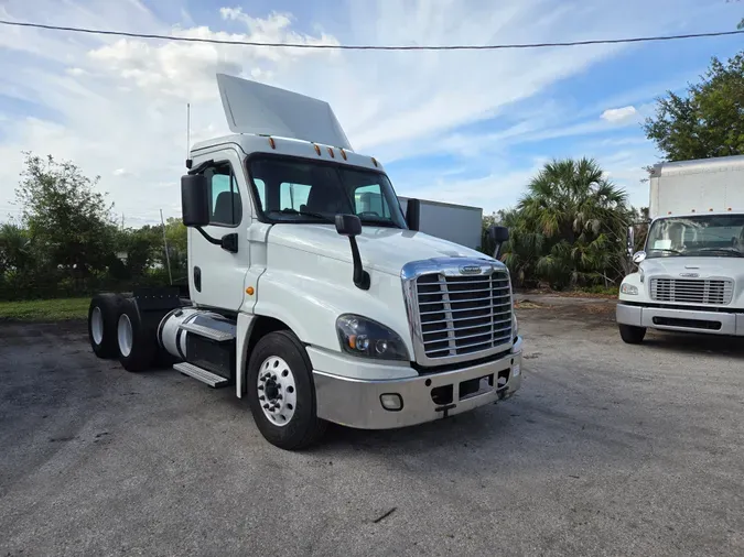 2018 FREIGHTLINER/MERCEDES CASCADIA 125