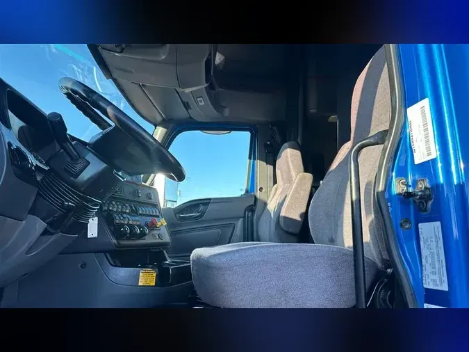 2021 INTERNATIONAL LT