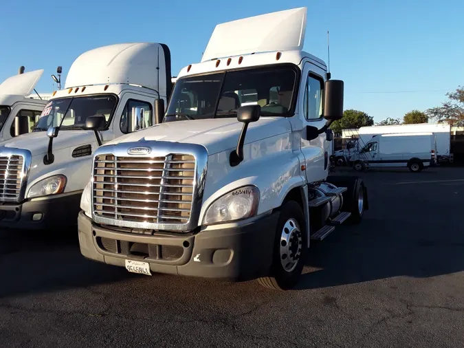 2016 FREIGHTLINER/MERCEDES CASCADIA 125