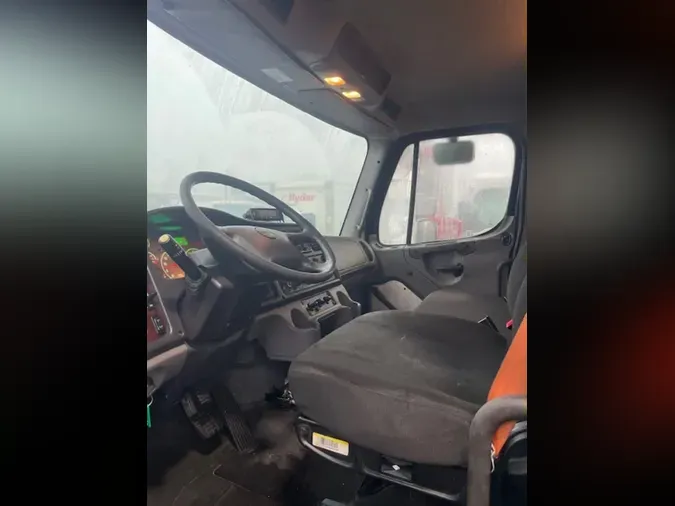 2019 FREIGHTLINER/MERCEDES M2 106