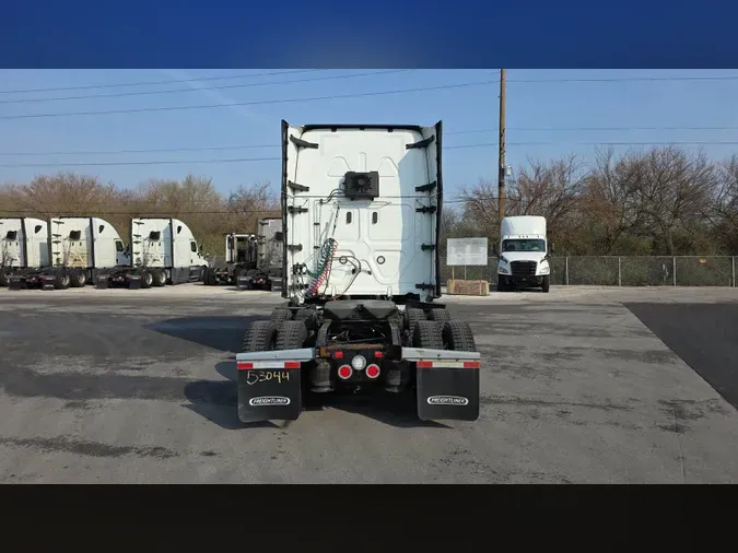 2022 Freightliner Cascadia 126