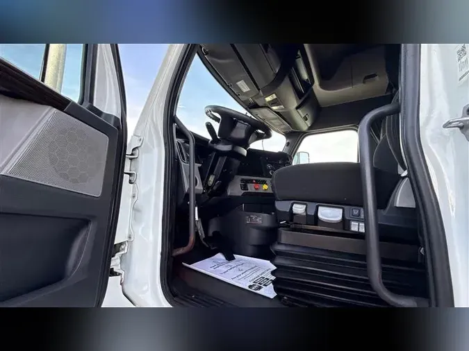 2020 FREIGHTLINER CA126