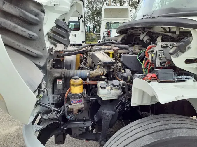 2019 FREIGHTLINER/MERCEDES M2 106