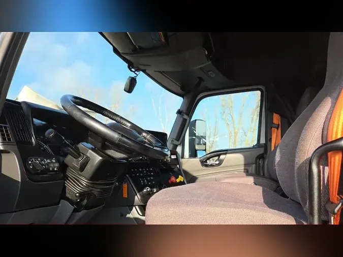 2022 INTERNATIONAL LT