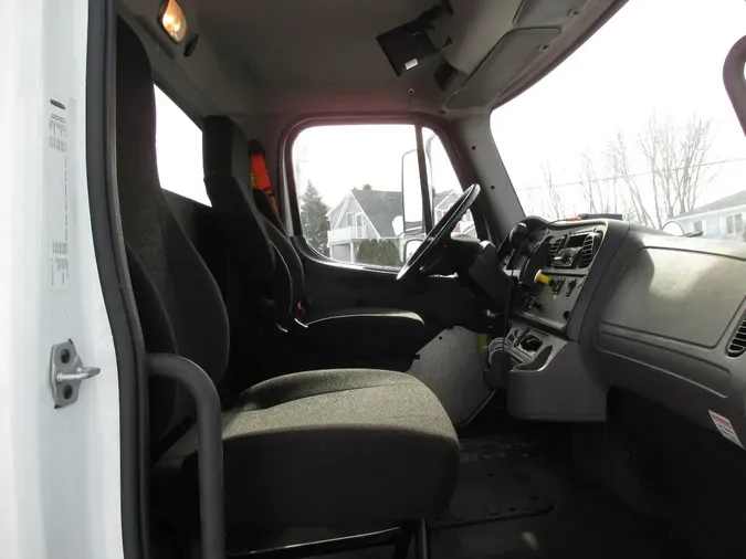 2019 FREIGHTLINER M2