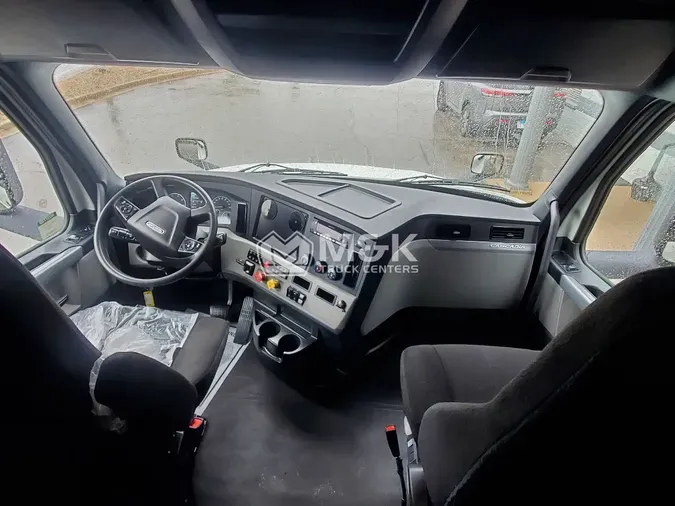 2019 FREIGHTLINER Cascadia 126