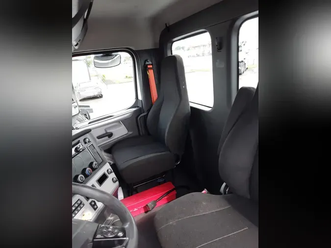 2020 FREIGHTLINER NEW CASCADIA 126