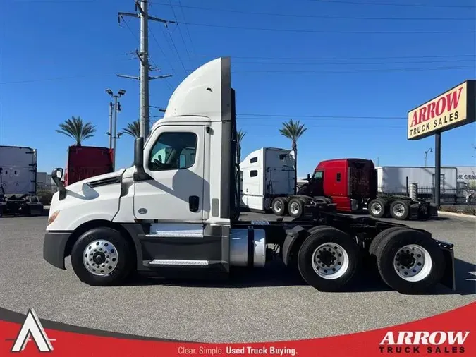 2020 FREIGHTLINER CA126