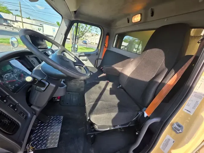 2019 FREIGHTLINER/MERCEDES M2 106