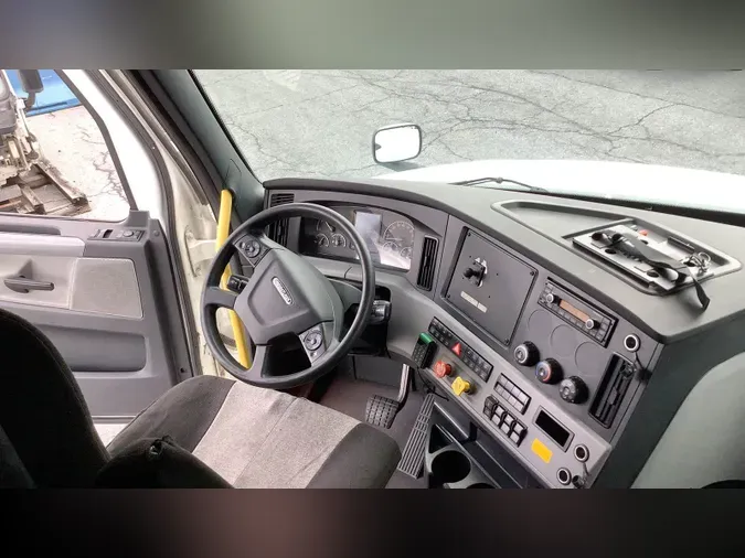 2022 Freightliner Cascadia 126