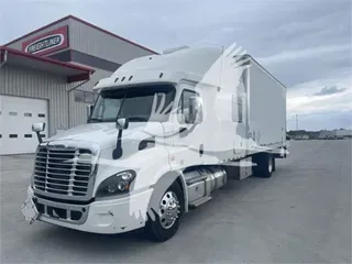 2017 Freightliner CASCADIA 113