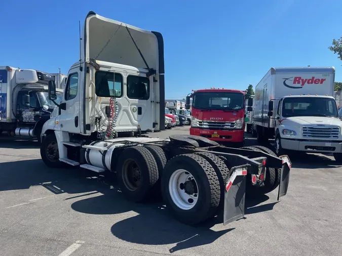 2016 FREIGHTLINER/MERCEDES CASCADIA 125