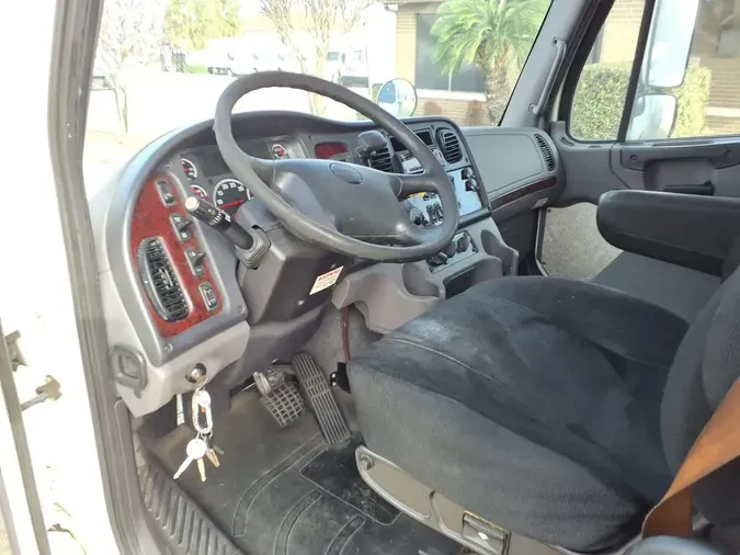 2018 FREIGHTLINER/MERCEDES M2 106