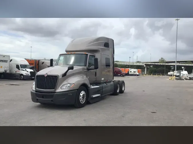 2022 International LT