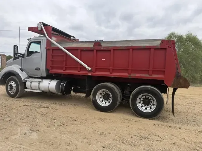 2016 KENWORTH T880