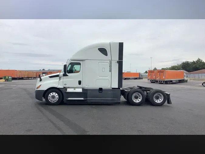 2022 Freightliner Cascadia 126