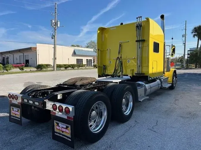 2020 Peterbilt 389