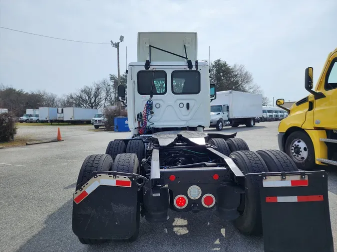 2018 FREIGHTLINER/MERCEDES CASCADIA 125