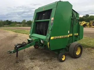 1998 John Deere 566