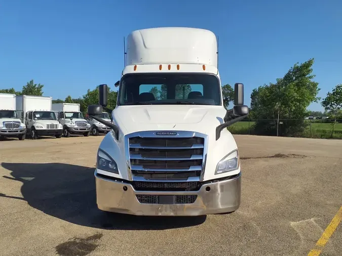 2020 FREIGHTLINER NEW CASCADIA 116