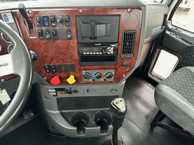 2016 MACK CXU612